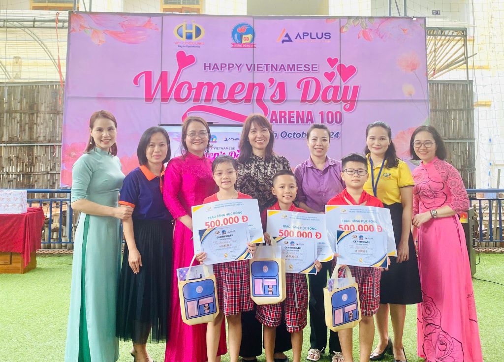 Trung Tâm Ngoại ngữ Việt Úc 3 cùng Ban Giám hiệu Trường Tiểu học Hưng Dũng 2 tổ chức sự kiện Rung Chuông Vàng cho các bạn học sinh khối 3,4,5 tham gia tranh tài