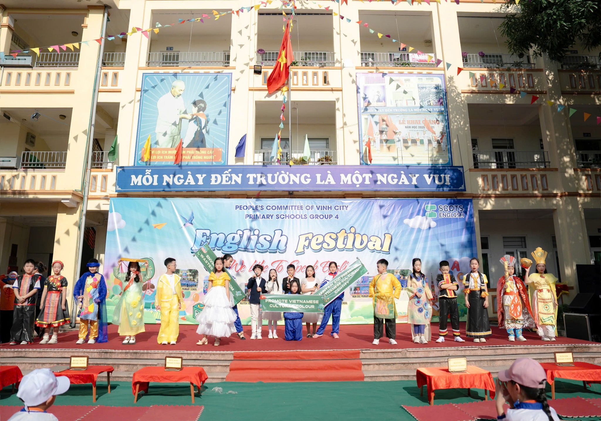 TRUNG TÂM NGOẠI NGỮ VIỆT ÚC 3 CHÚC MỪNG NGÀY HỘI TIẾNG ANH CỤM 4 THÀNH PHỐ VINH THÀNH CÔNG RỰC RỠ