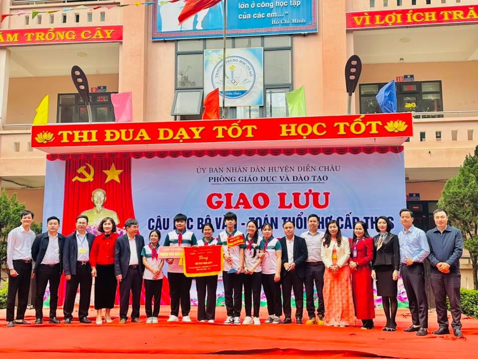 Trung tâm Ngoại ngữ Việt Úc 3 tự hào cùng Phòng Giáo dục & Đào tạo huyện Diễn Châu và các đơn vị đồng hành tổ chức Câu lạc bộ Văn - Toán Tuổi Thơ cấp THCS năm học 2024-2025