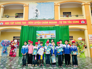 RUNG TÂM NGOẠI NGỮ VIỆT ÚC 3 ĐỒNG HÀNH CÙNG HỌC SINH TRƯỜNG TIỂU HỌC DIỄN VẠN